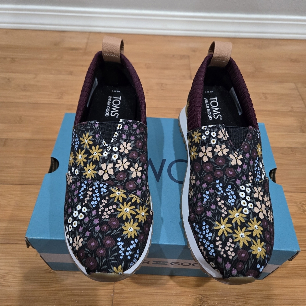 TOMS Black Floral Alpargata Resident 2.0 NEW